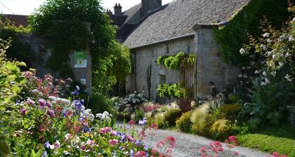 Holiday Home in Chilleurs Near Chateau