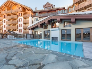 Outdoor pool - Authentic Apartment Located in the Center of Les Arcs 1950 (Bourg-Saint-Maurice)