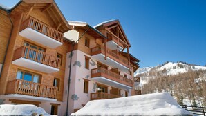 Exterior - Apartment in Vars, a Resort With a lot of Sunshine in Hautes Alpes (Vars)