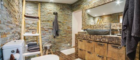 House | Bathroom