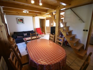 Living room - Peaceful Chalet in Les Houches With Garage (Les Houches)