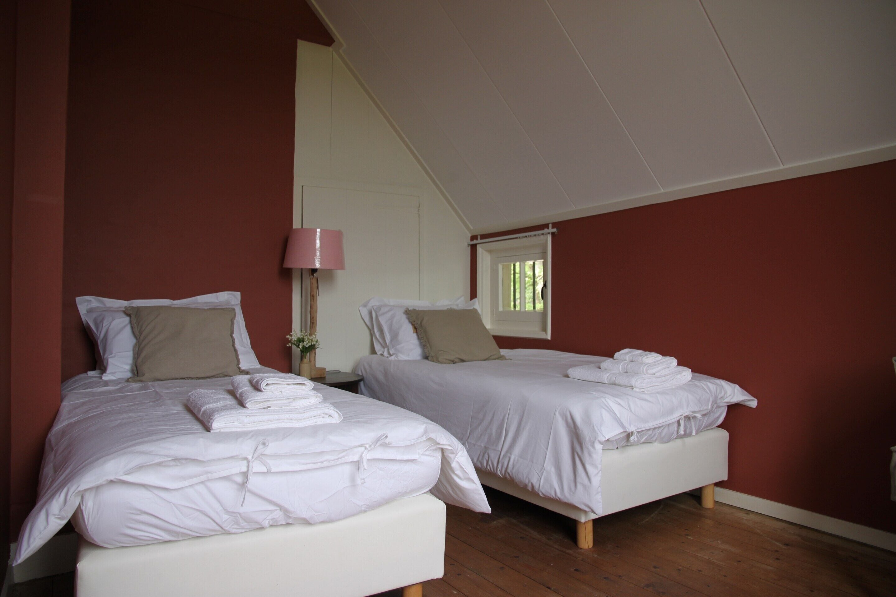 House | 5 bilik tidur, dilengkapkan perabot secara berasingan 