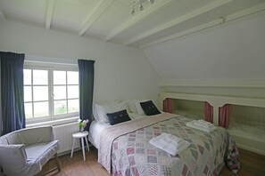 House | 5 bedrooms, individually furnished, iron/ironing board, bed sheets - Peaceful Farmhouse in Doorn near Forest (Doorn)