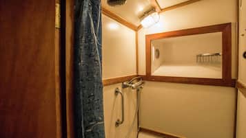 Mobile Home | Bilik Mandi | Pancuran mandi