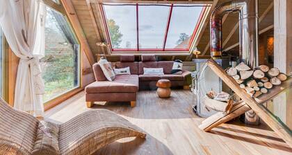 Mountain Stay Near Canal