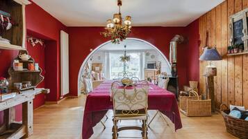 House | Dining