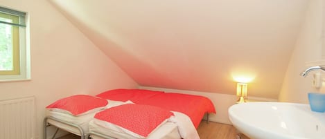 House | 4 bedrooms, individually furnished