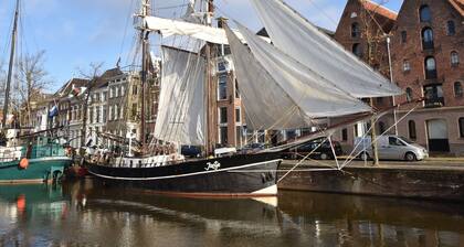 Comfortable Boat in Groningen With Barbecue