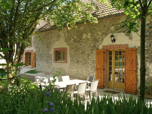 Beautiful House With Atmosphere and Charm Near Treilles-gâtinais