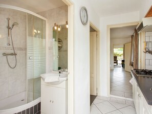 House | Bathroom | Shower - Nostalgic Holiday Accommodation on the Outskirts of the Village of Mechelen in South Limburg (Mechelen)