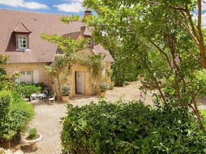 Property grounds - Peaceful Stay With Pool (Badefols-d'Ans)
