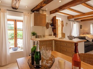 Cottage | Private kitchen - Peaceful Stay With Pool (Badefols-d'Ans)