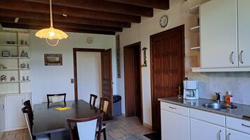 House | Private kitchen | Dishwasher, high chair