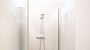 Apartment | Bathroom - Sun-drenched Beachside Apartment in Scheveningen (The Hague)