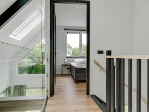 3 sovrum, unika möbler och sängkläder