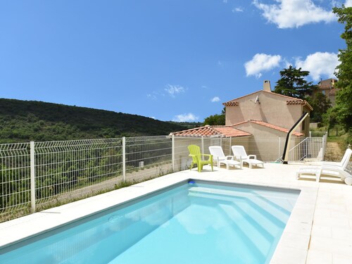 Pleasing Villa in Artignosc-sur-verdon With Swimming Pool