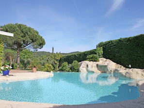 Outdoor pool - Splendid Villa in Mougins With Jacuzzi & Pool (Mougins)