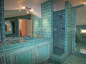 Bathroom - Splendid Villa in Mougins With Jacuzzi & Pool (Mougins)