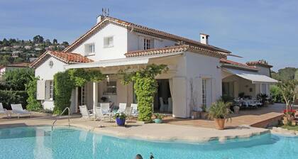 Splendid Villa in Mougins With Jacuzzi & Pool