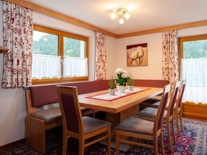 Dining - Apartment Near the ski Area in Kappl (Kappl)