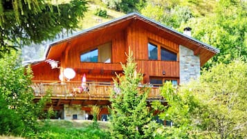 Chalet | Exterior