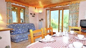 Chalet | Ruang keluarga