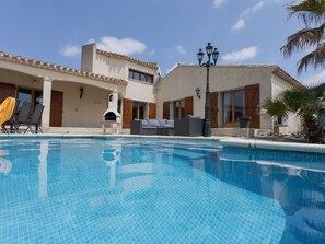 Outdoor pool - Lively Villa in Félines-minervois With Pool (Felines-Minervois)