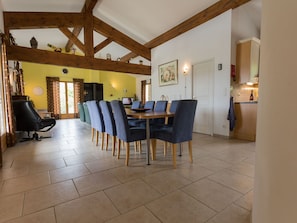 Dining - Lively Villa in Félines-minervois With Pool (Felines-Minervois)
