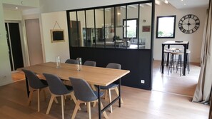 Dining - Architect-designed house with jacuzzi, hammam, gym, solarium.... (Erquy)