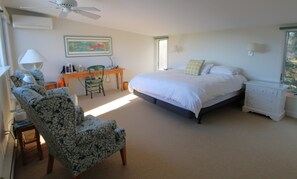 4 bedrooms, iron/ironing board, internet