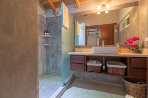 Hair dryer, towels - Robins Nest, Walk to Surfing Beach (Nosara)