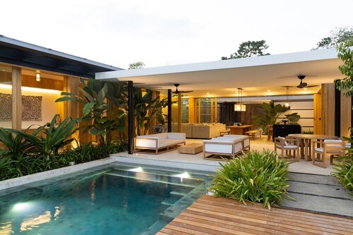 Nai'a, Private entrance to Beach, Gated Comunity