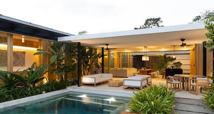 Nai'a, Private entrance to Beach, Gated Comunity