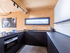 Alpehytte | Privat køkken | Højstol