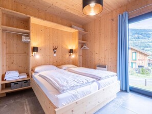 4 bedrooms, individually furnished - Welcoming Chalet With Whirlpool (Sankt Georgen am Kreischberg)