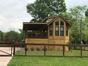 المنشأة من الخارج