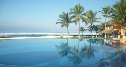 Villas Playa Blanca Zihuatanejo Guerrero Mexico hermosa villa sobre la playa