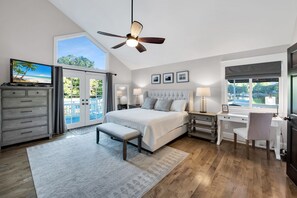 7 camere, una scrivania, ferro/asse da stiro, culla da viaggio