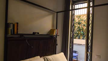 Comfort kamer | Bedden met traagschuimmatrassen, een minibar, een kluis op de kamer