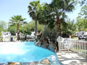 Pool - PrivateDeck* Boat Slip Included**StepsfromLake! (Kingsland)