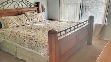 2 bedrooms, iron/ironing board, WiFi, bed sheets