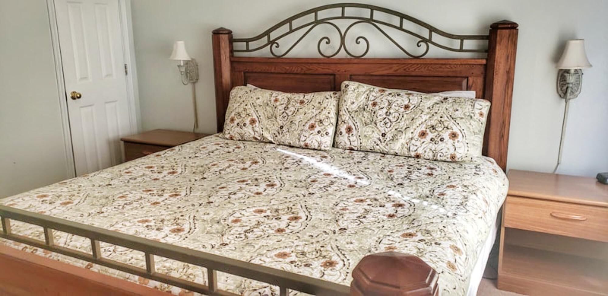 2 chambres, fer et planche à repasser, Wi-Fi, draps fournis