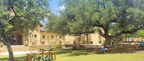 屋外ダイニングエリア