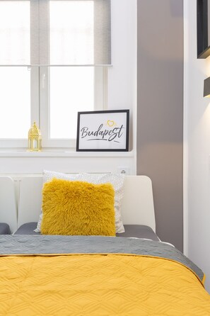 4 bedrooms, in-room safe, iron/ironing board, free WiFi