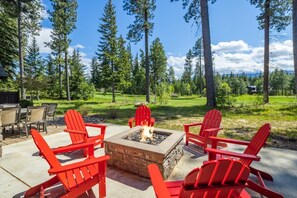 Terrace/patio - Family Fun, Hot Tub, Suncadia Pool Access (Cle Elum)
