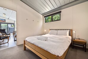 3 chambres, fer et planche Ă repasser, draps fournis