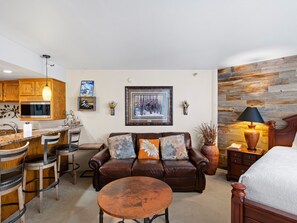 Interior - Silver King 316 | 150 Yards to Lifts | Fireplace | Kitchen | Mountain View | Pool & Hot Tub (Park City)