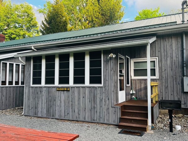 المنشأة من الخارج