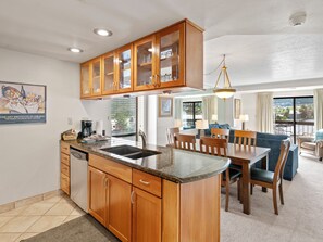 Interior - Walk 2 Lifts, Pool, Hot Tub, Sauna, Free Parking, Kitchen, Fireplace, Sleeps 8 (Park City)