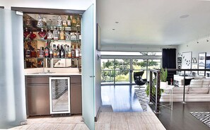 Unclassified image, 2 of 29, button